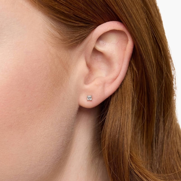 Asscher cut Natural Diamond Earring - Picture 2 of 2